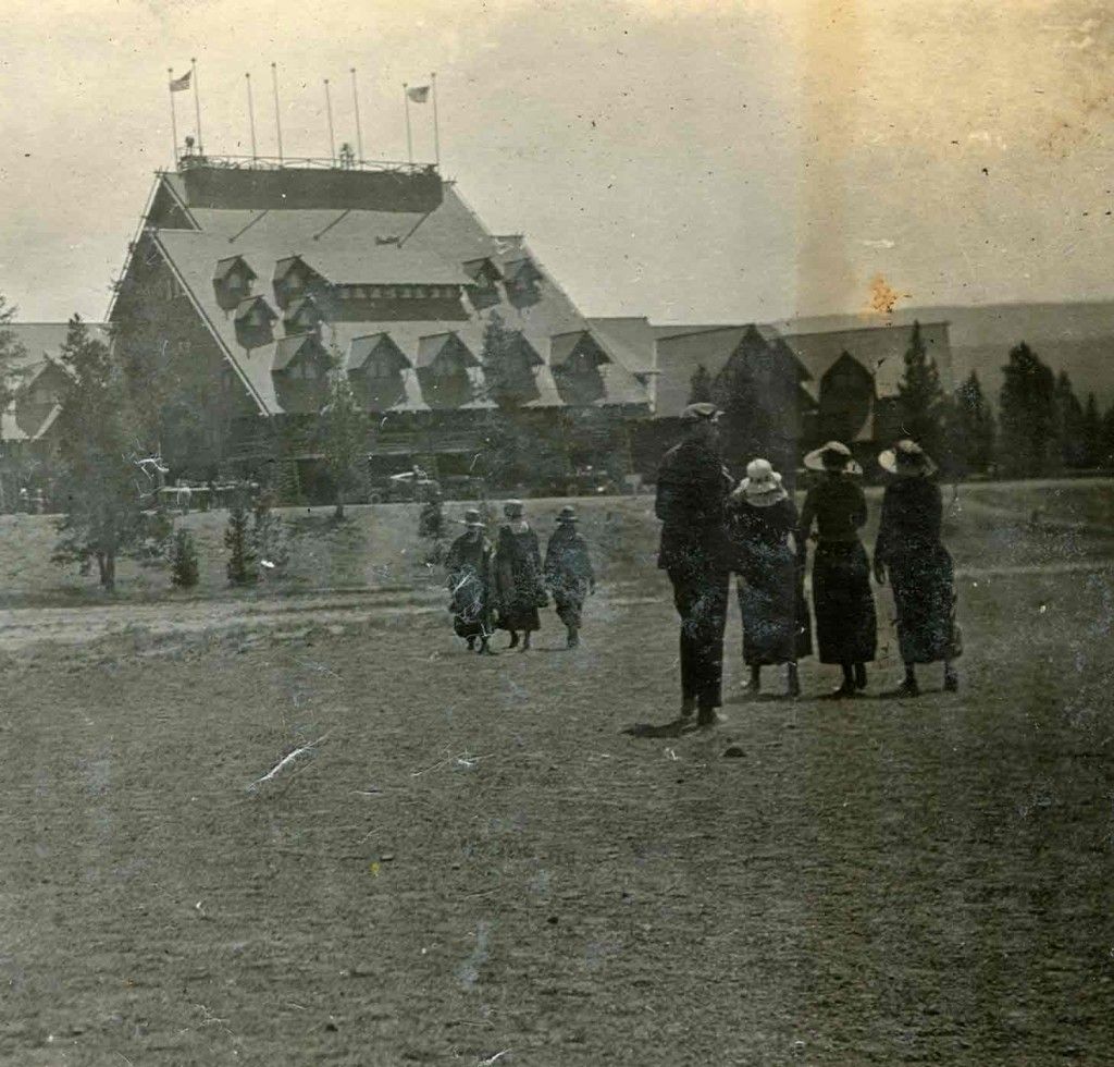 Old Faithful Inn historic