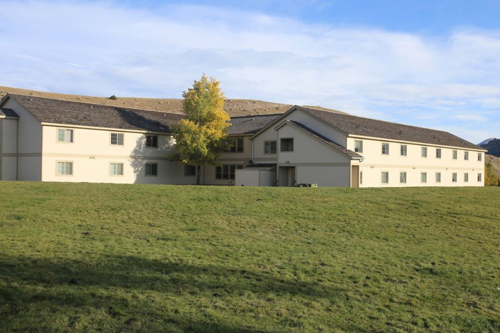 Aspen Dorm in Mammoth Hot Spring