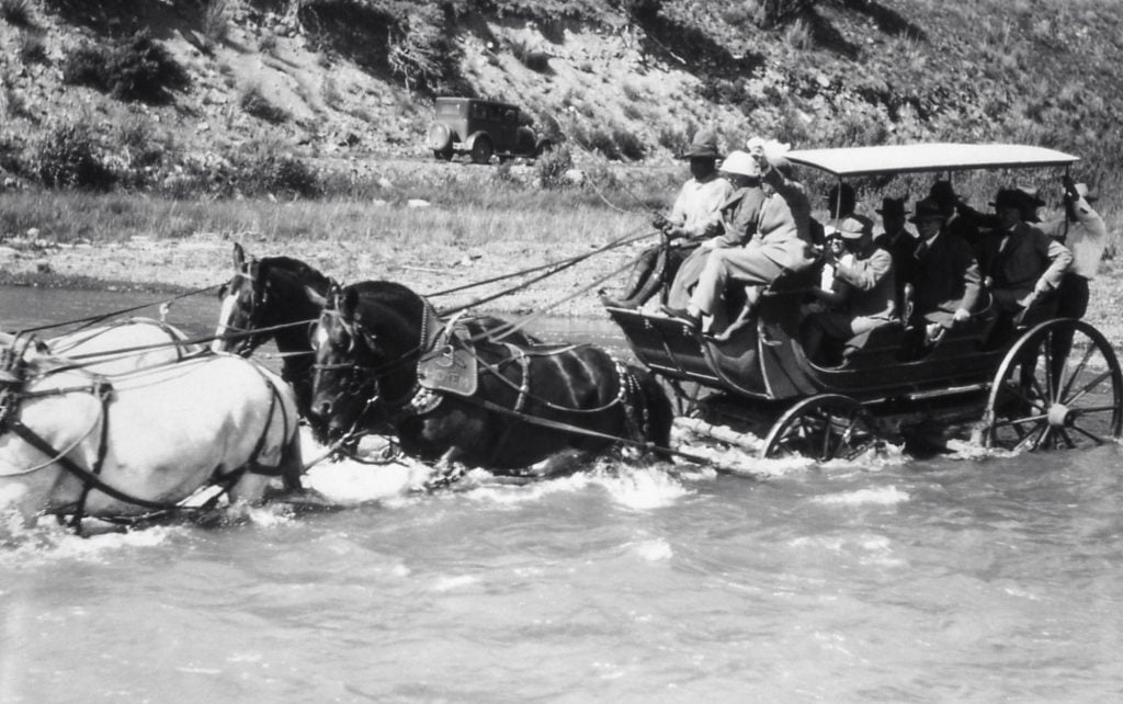 Old picture of a stagecoach