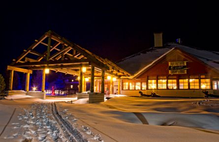 Old-Faithful-Snow-Lodge-Exterior-Winter
