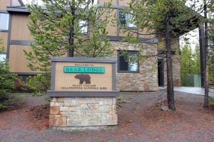 Bear Lodge exterior at Grant Village