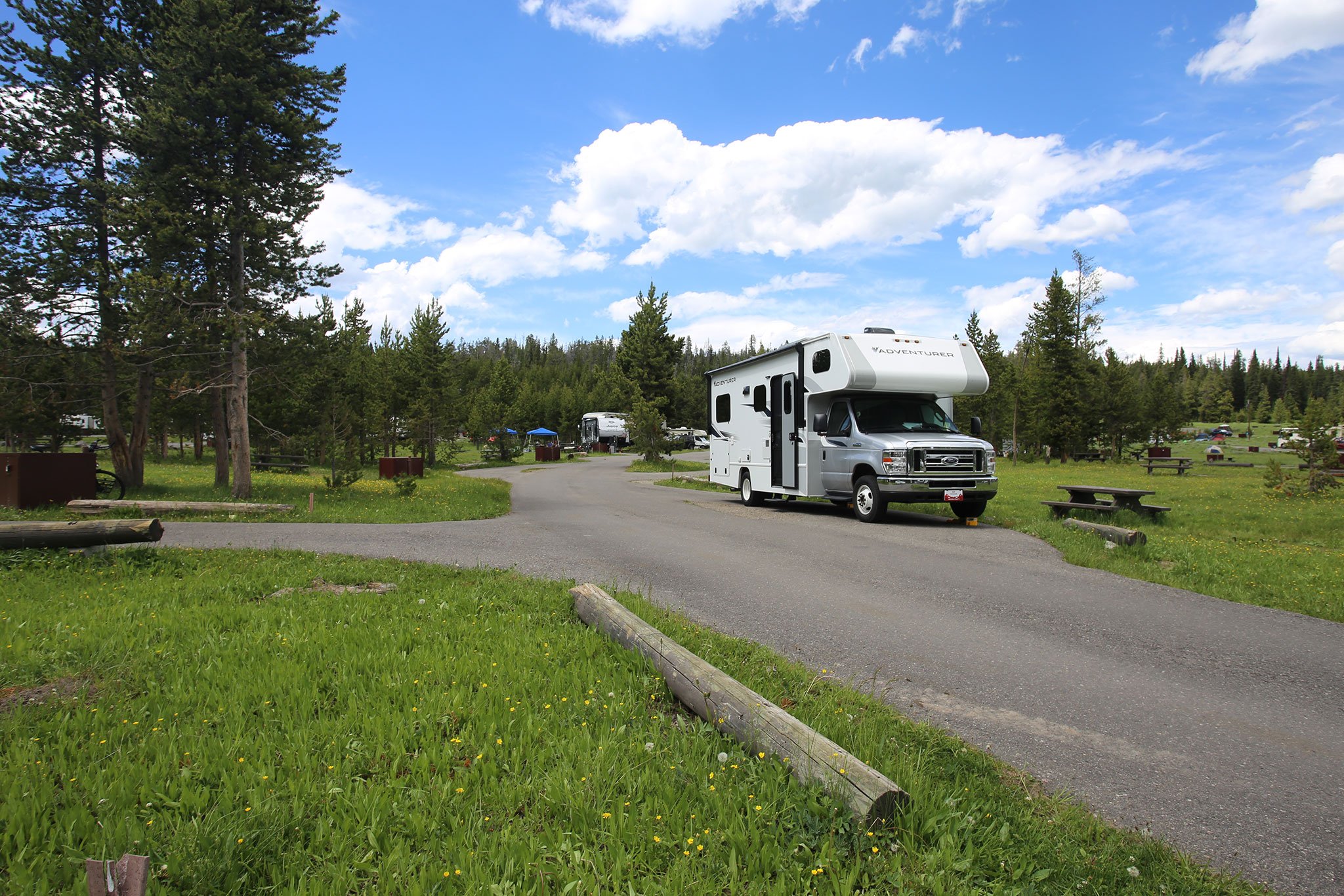 10 Tips for Staying at a Yellowstone National Park Lodge —