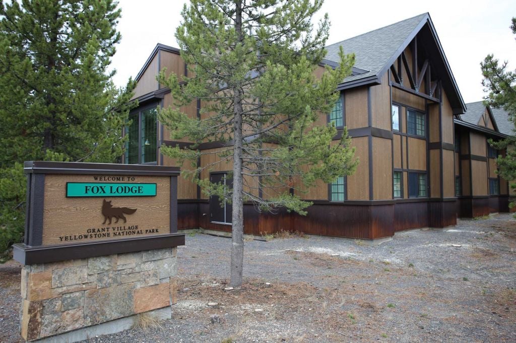 Yellowstone Hotels and Lodging - Yellowstone Reservations