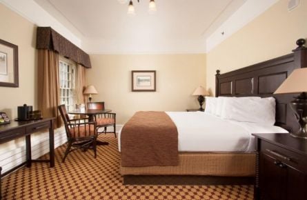 Deluxe Room with king bed