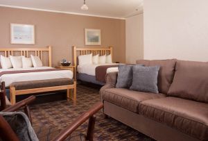 Old Faithful Inn - Junior Suite