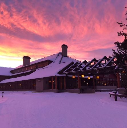 https://www.yellowstonenationalparklodges.com/content/uploads/2017/04/Snow-Lodge-Header-445x450.jpg