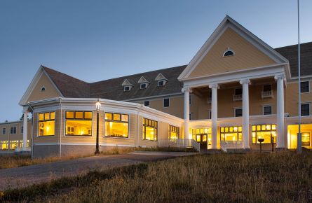 Lake Yellowstone Hotel Exterior