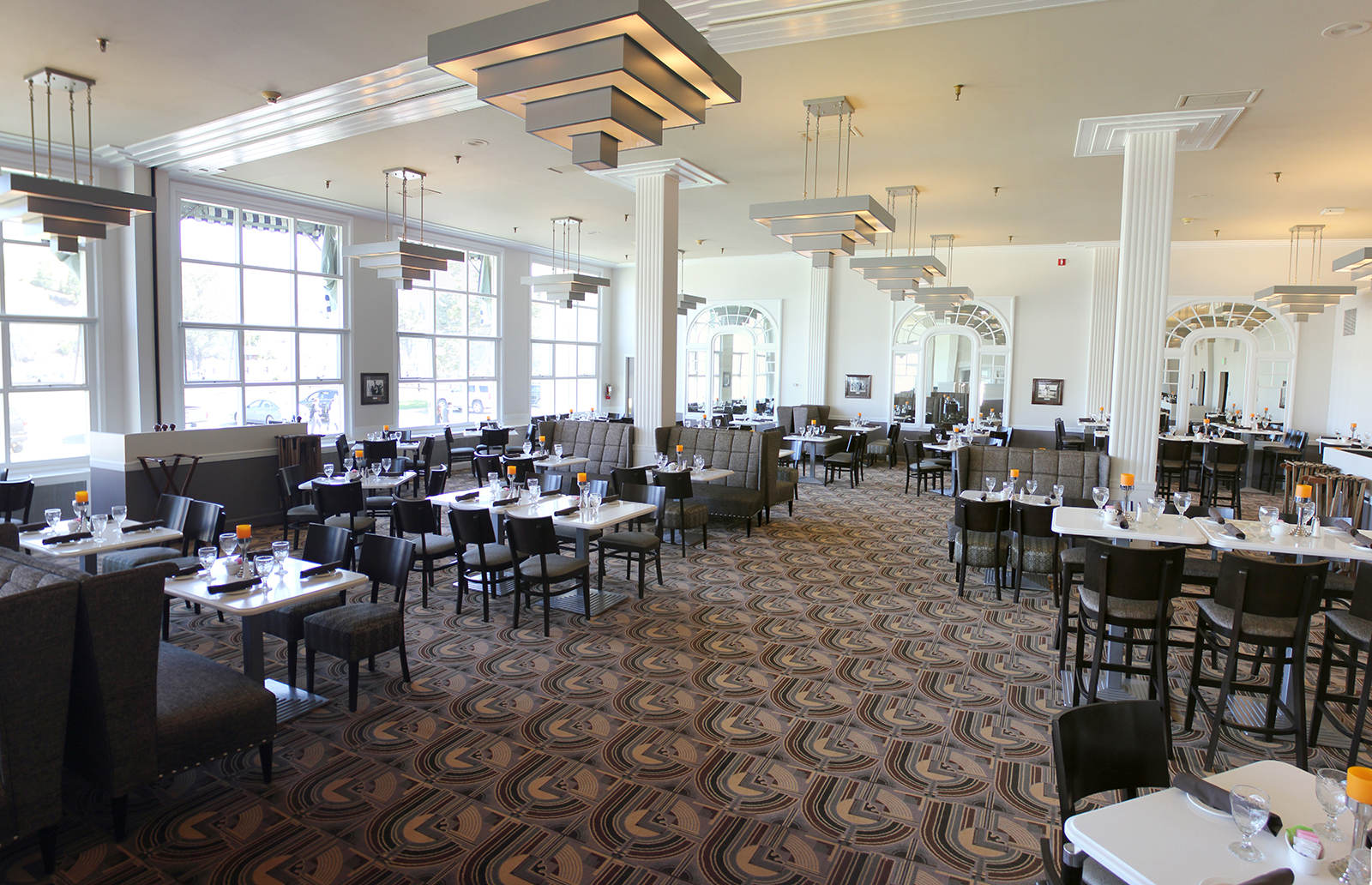 mammoth hot springs dining room