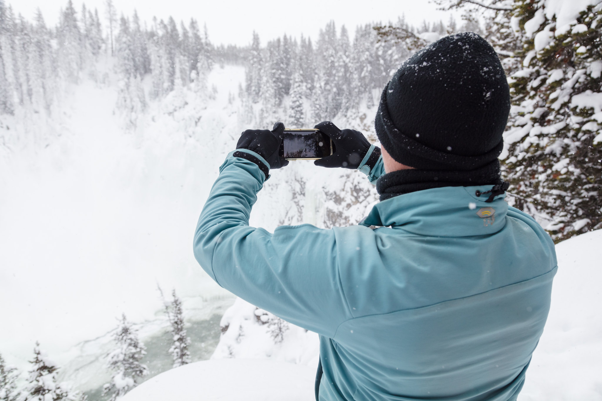 Photographing Upper Falls in Winter | Yellowstone National Park Lodges