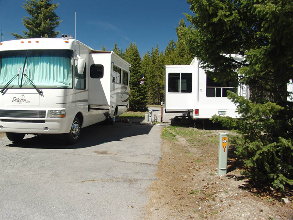 travel trailer camping yellowstone