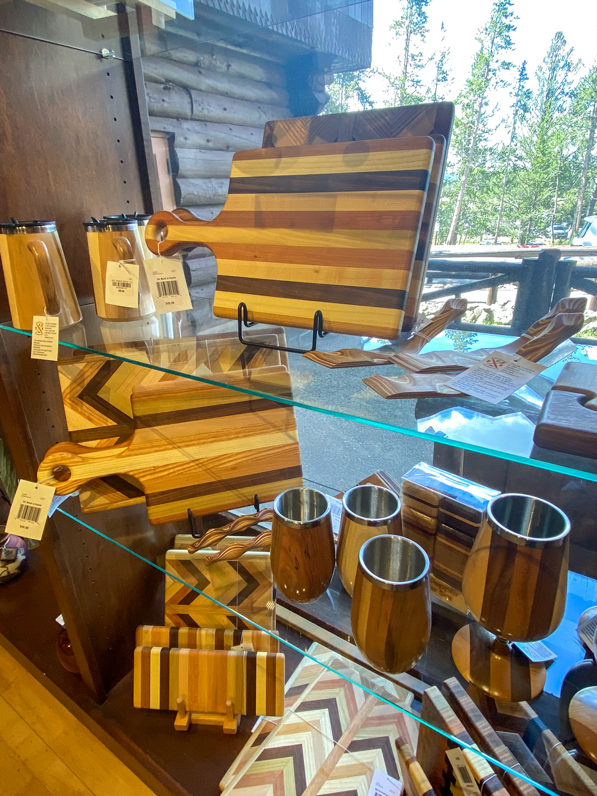 2023_0714_Gift-Shop_Old-Faithful-Inn_04 | Yellowstone National Park Lodges