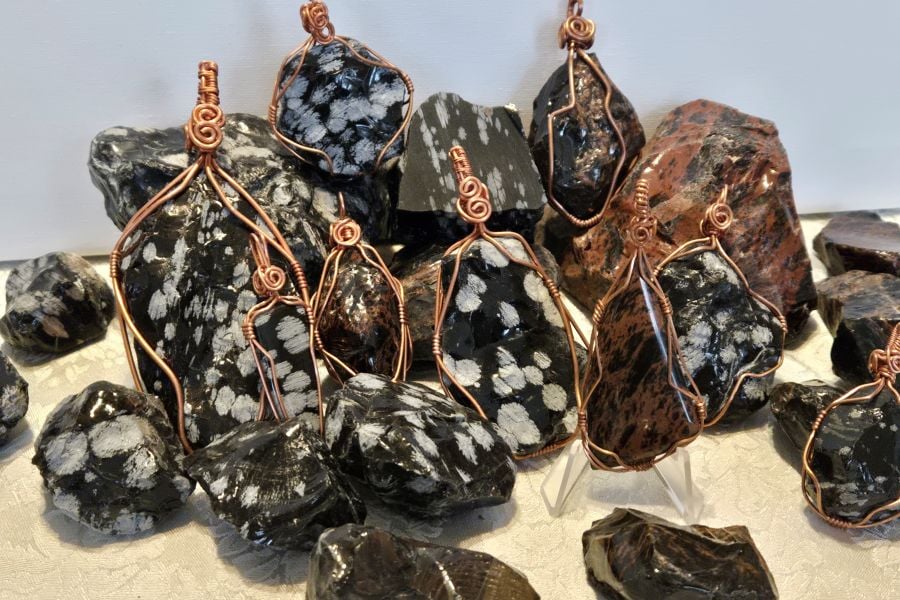 Wire wrapped obsidian pendant workshop